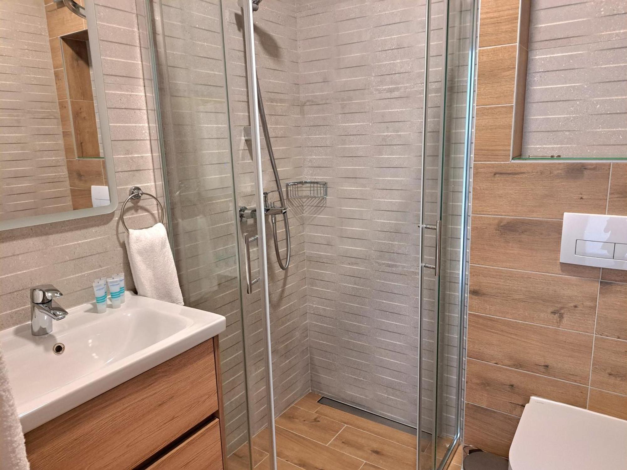 Apartment & Room Ladisic Orasac Bilik gambar